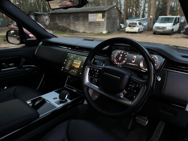 2024 Land Rover D300 Automatic 4